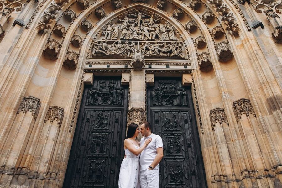 Prague: Professional Photoshoot at Prague Castle - Moving from the meeting point to Prague Castle