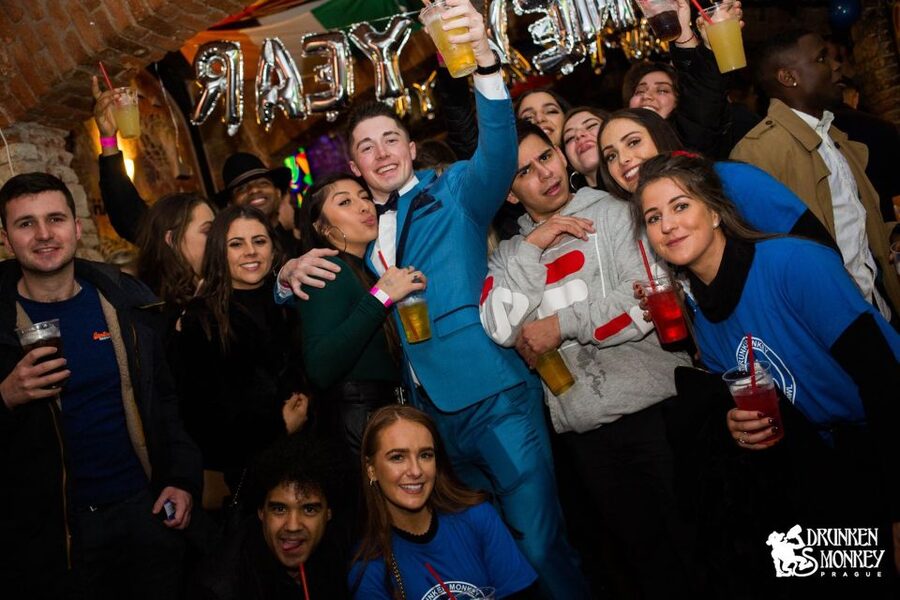 Prague: Pub Crawl with Open Bar and VIP Entry - The 10 PM group is more of a club pregame