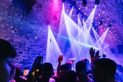 Pub Crawl with Unlimited Drinks & 5-floor Club Entry