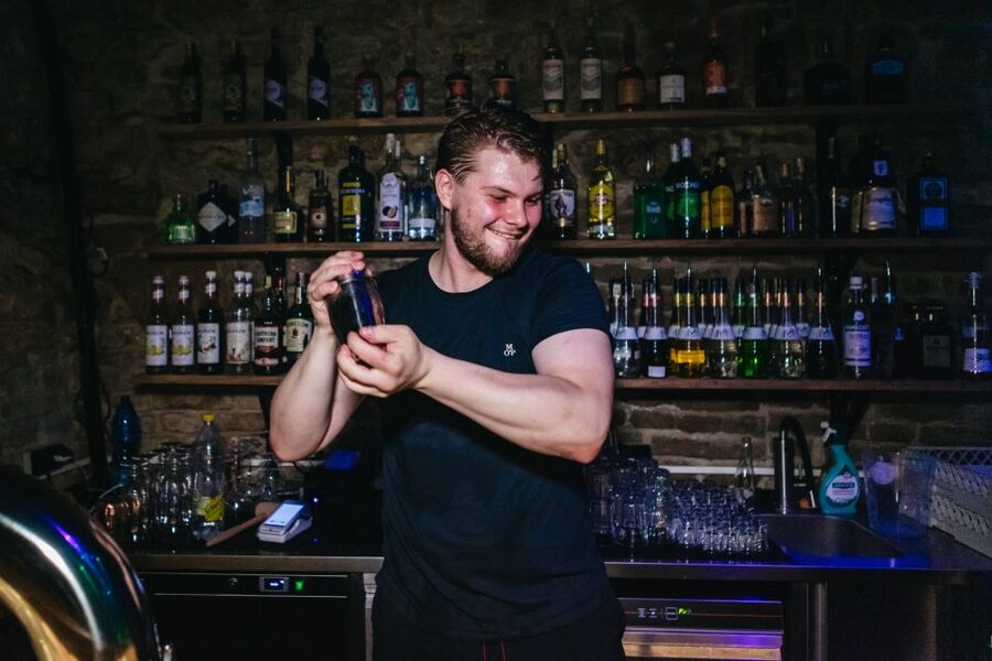 Prague: Pub Crawl with Unlimited Drinks & 5-floor Club Entry - Guides, group size, and the social side