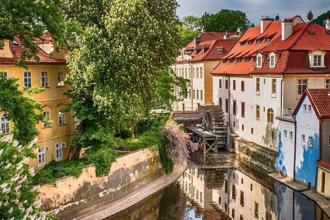Prague's charming old places tour in Russian language - Lesser Town and the tram to Prague Castle