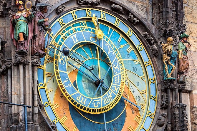 Prague´s Old Town, Jewish Quarter and Charles Bridge Private Tour - Starting at the Municipal House and Powder Tower
