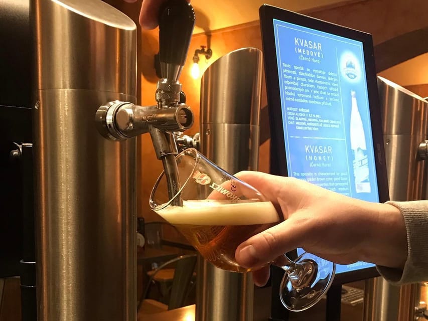 Prague: Self-Pour Czech Beer-Tasting Experience - Food, seating, and the pub atmosphere