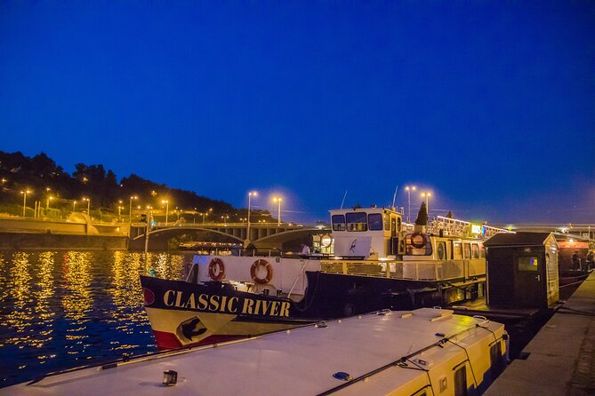Prague: Sightseeing Boat Cruise with Buffet Dinner - Boarding at Dvořákovo nábřeží near Štefánik Bridge