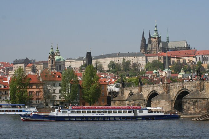 Prague: Sightseeing Boat Cruise with Buffet Dinner - Assigned tables and the two-deck setup
