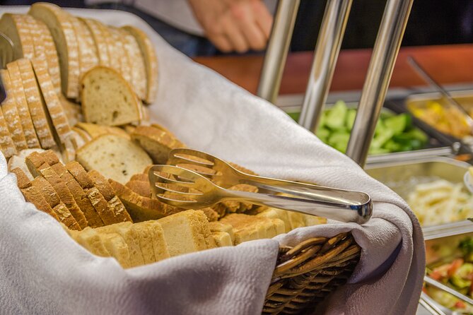 Prague: Sightseeing Boat Cruise with Buffet Dinner - Prague Castle from the Vltava