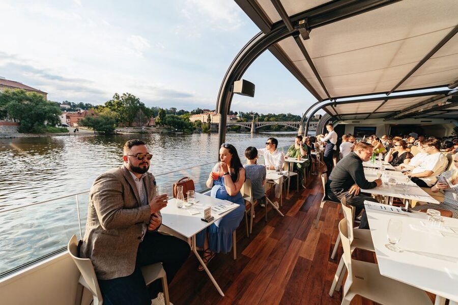 Prague: Sightseeing Dinner Cruise on Open-Top Glass Boat - Live music and the mood onboard