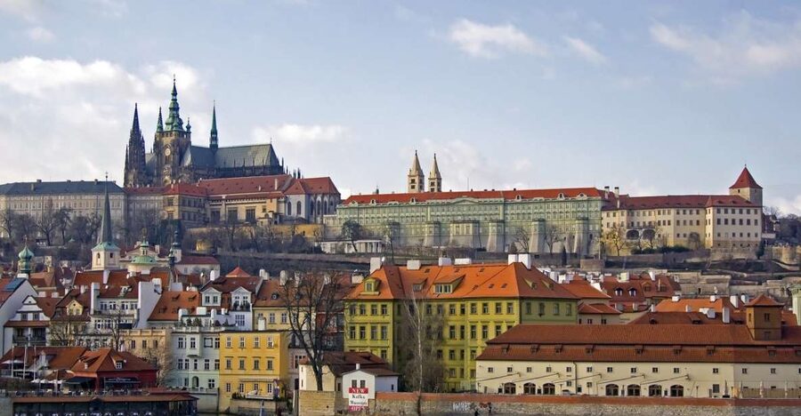 Prague Sightseeing Tour with Lunch - Why this Prague tour works for first-time visitors