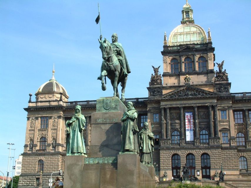 Prague Sightseeing Tour with Lunch - Loreta and the religious side of Prague