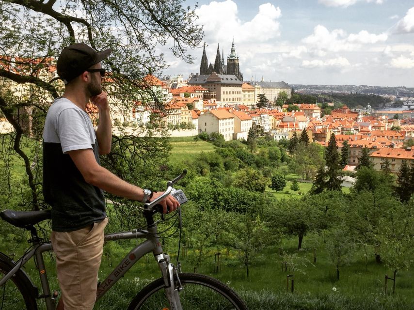Prague: Stunning Viewpoints, Castle, City & Park E-Bike Tour - What the $117 price includes
