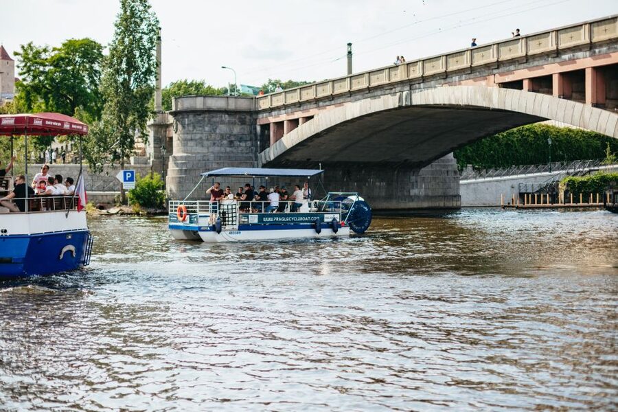 Prague: Swimming Beer Bike on A Cycle Boat - Choosing between Budvar, prosecco, and cider