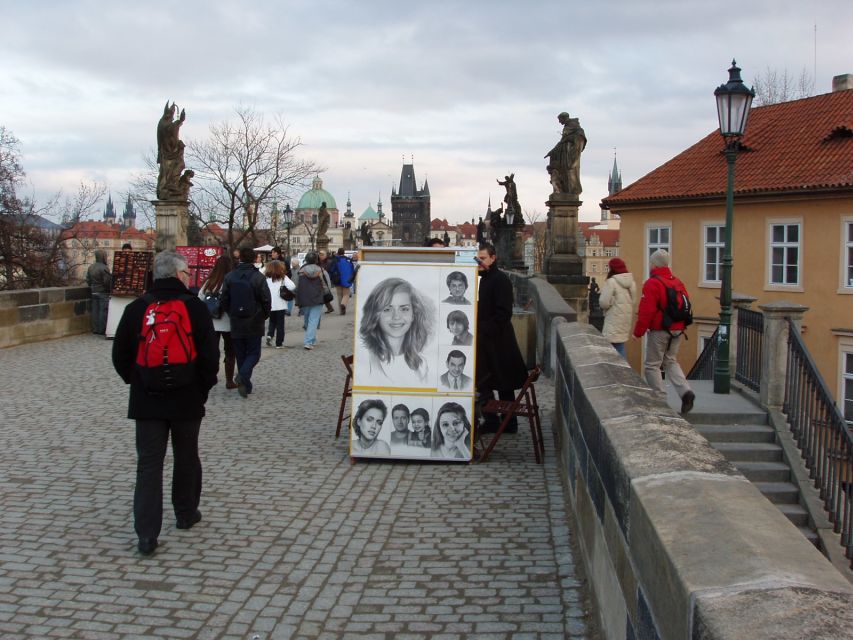 Prague: Tailored Sightseeing Tour in French - Old Town Square as a natural starting point