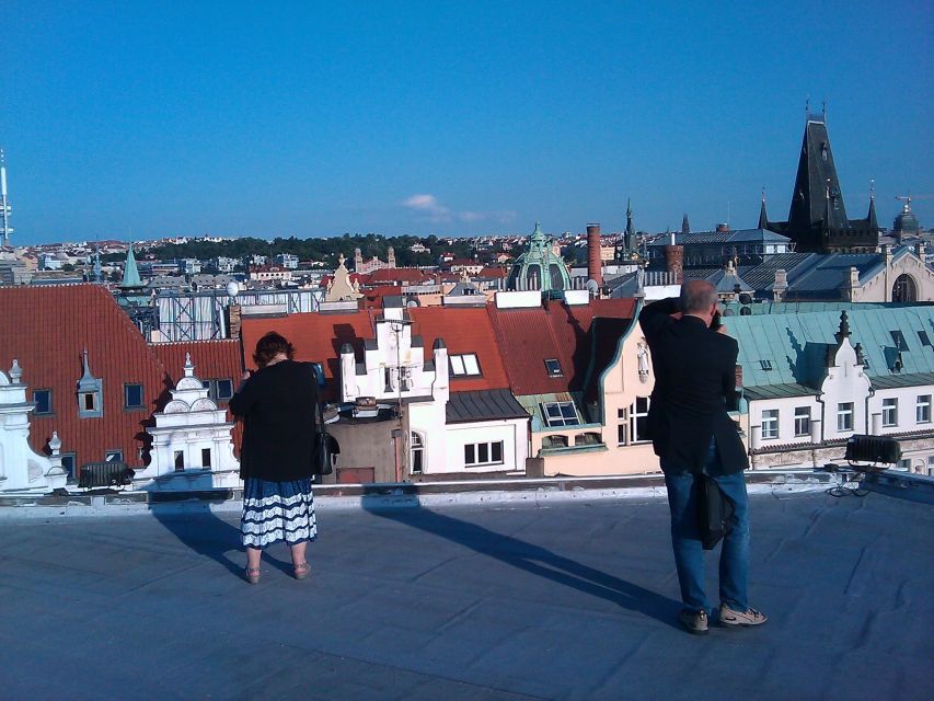 Prague: Tailored Sightseeing Tour in French - Choosing a historical theme