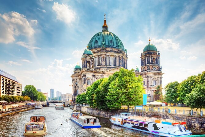 Prague to Berlin - private transfer with 2 hours of sightseeing - Choosing the right two-hour stop