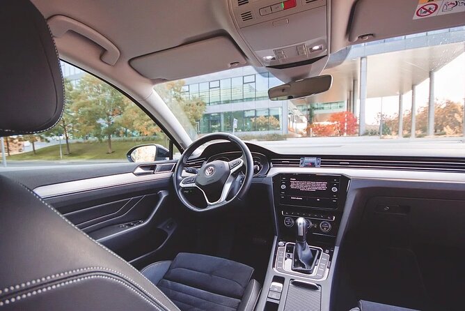 PRAGUE to BERLIN - stop in DRESDEN by LIMOUSINE 3+1pax - A 6:00 am departure from Prague