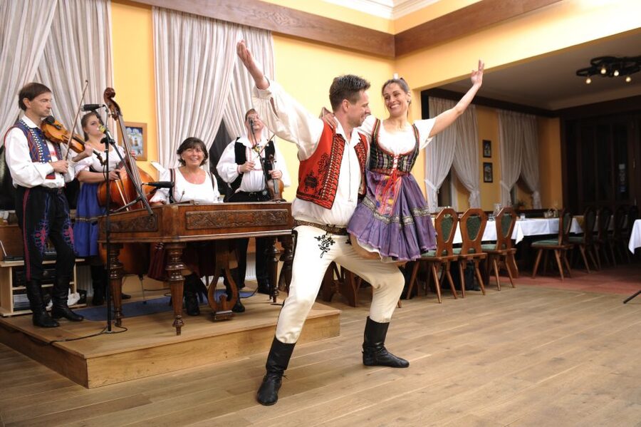 Prague: Traditional Folklore Evening with Dinner & Music - From central Prague to the wine cellar