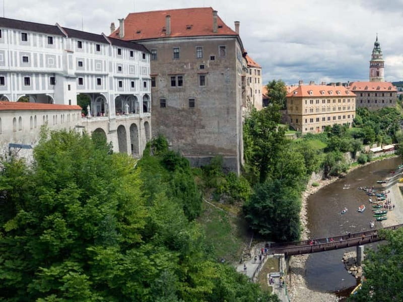 Prague: Transfer to Vienna via fabulous Cesky Krumlov - How much time will you really have?
