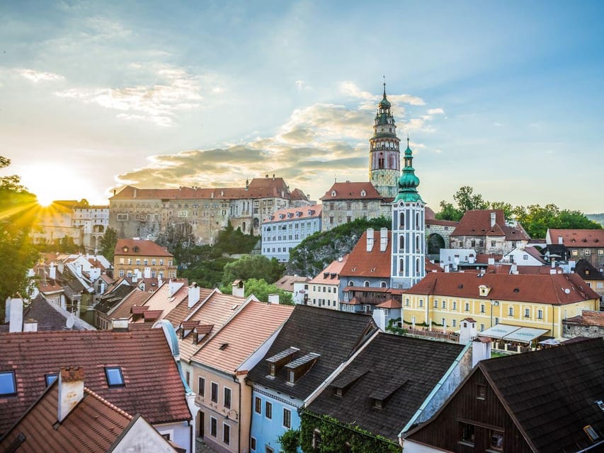 Prague: Transfer to Vienna via fabulous Cesky Krumlov - Lunch in a local pub or restaurant