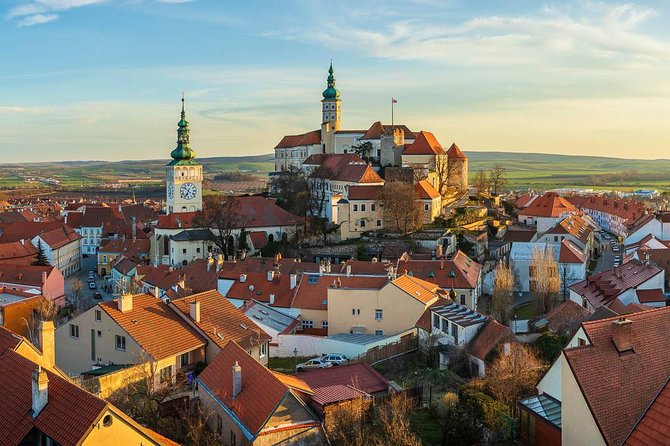 Prague-Vienna One-Way Sightseeing Day Tour - A practical way to turn a transfer into a sightseeing day