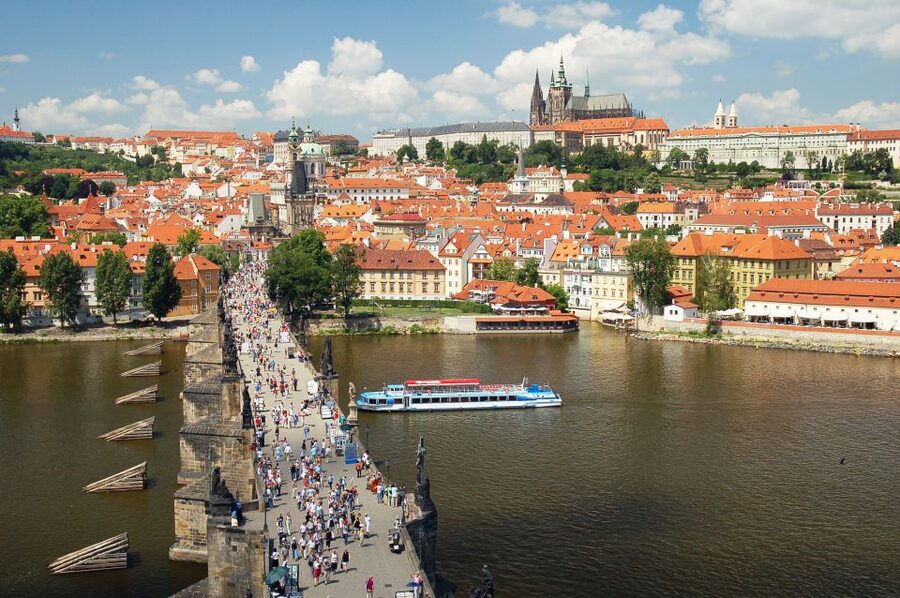 Prague: Vintage Car Ride and Walking Tour - Starting in a vintage car around central Prague
