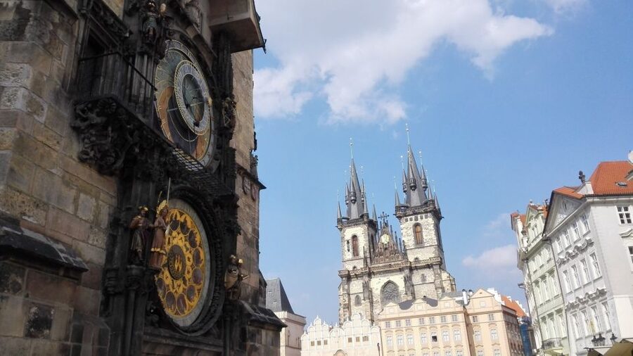 Prague: Vintage Car Ride and Walking Tour - Leaving the car at Prague Castle