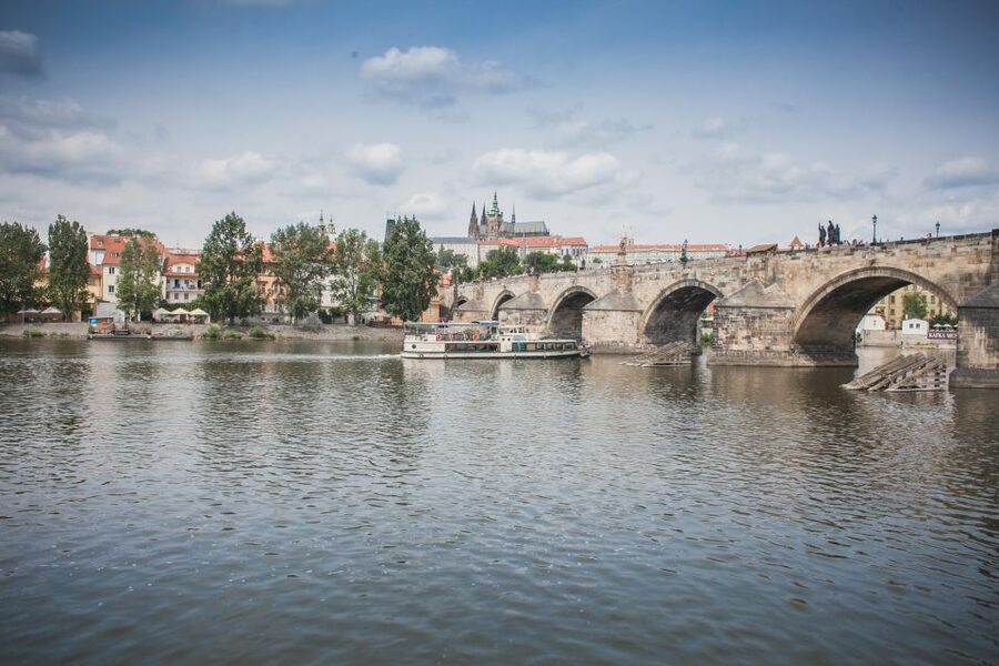Prague: Vltava River Evening Dinner Cruise - Who will enjoy this evening most