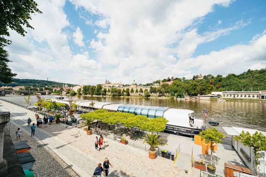 Prague: Vltava River Lunch Cruise in an Open-Top Glass Boat - Key things to know before boarding