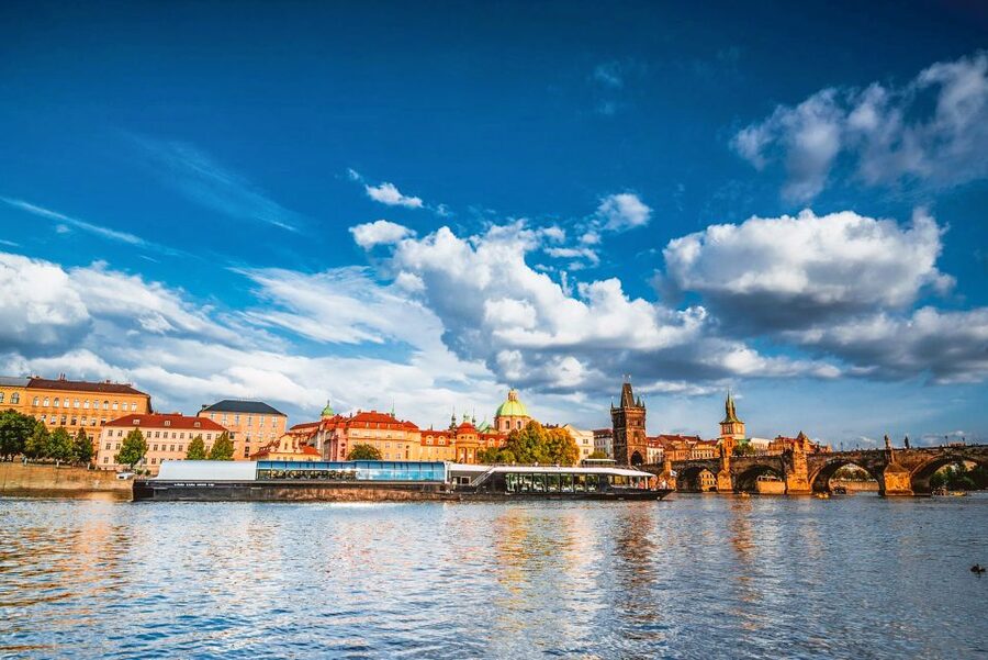 Prague: Vltava River Night Cruise with Buffet - What you get from the buffet
