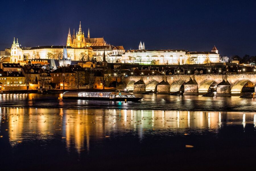 Prague: Vltava River Night Cruise with Buffet - Live music and the mood on board
