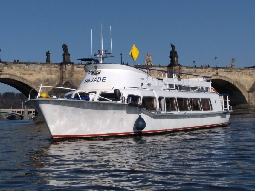 Prague: Vltava River Private Boat Party with Drinks - Who should book this cruise?