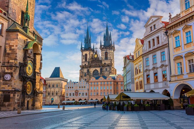 Prague Walking Tour 2,5h (Old Town, Jewish Quarter and Charles bridge) - Old Town Square and the Astronomical Clock