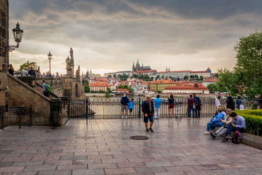Prague: Walking Tour & Virtual Reality Experience - Practical details that matter on the day