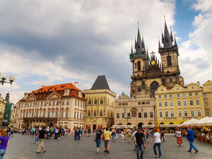 Prague: Walking Tour & Virtual Reality Experience - Starting near Charles Bridge at Křižovnické square