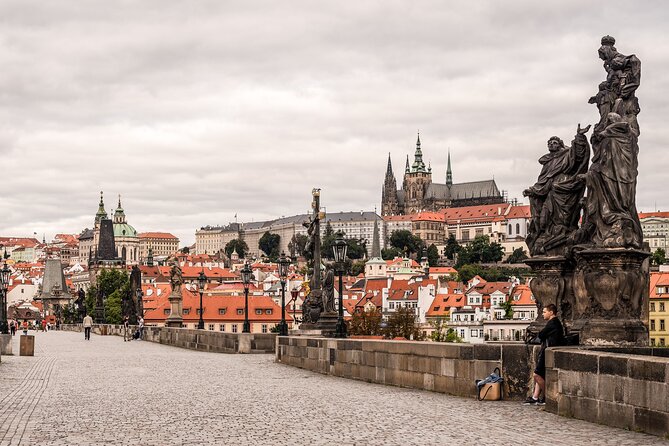 Prague Walking Tour with River Boat Cruise and Lunch - 6 hours - What the six-hour schedule feels like