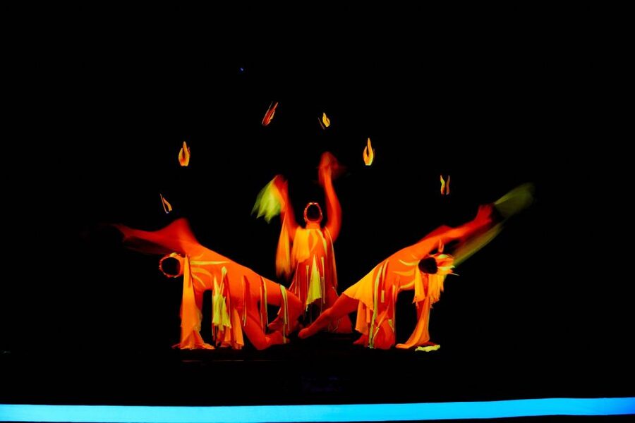 Prague: WOW Show Black Light Theater - Practical timing for your Prague evening