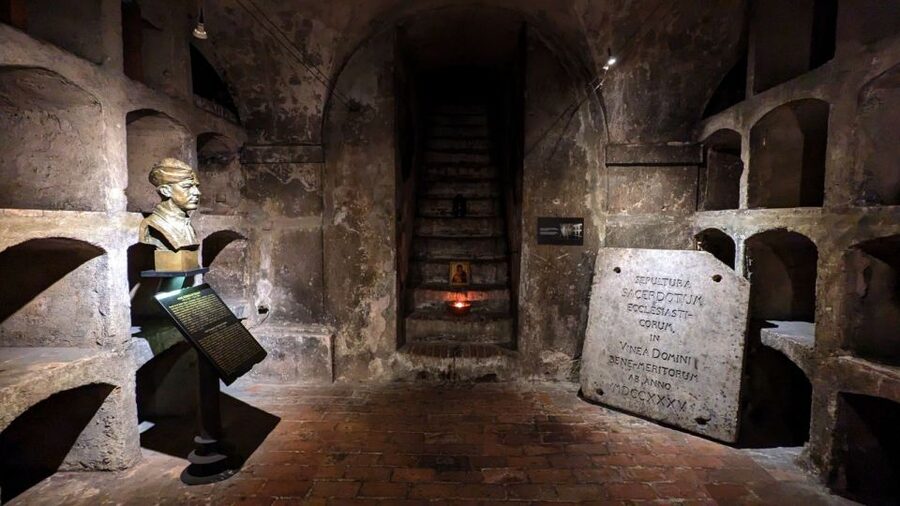 Prague: WWII Guided Tour & The Crypt of Operation Anthropoid - The private WWII collection and original photographs