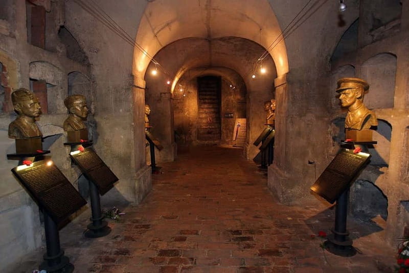 Prague: WWII Tour with Local Historian SMALL GROUP - Key points to know before booking