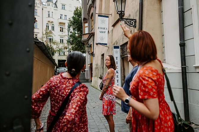 PRIVATE: 3h Stories of Prague Jewish Quarter Tour, drink included - Old-New Synagogue brings in Gothic architecture and the Golem
