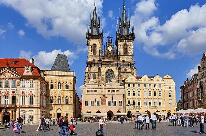 Private 4-hour City Tour of Prague with driver & official guide w/ Hotel pick up - Charles Bridge: Prague’s signature crossing