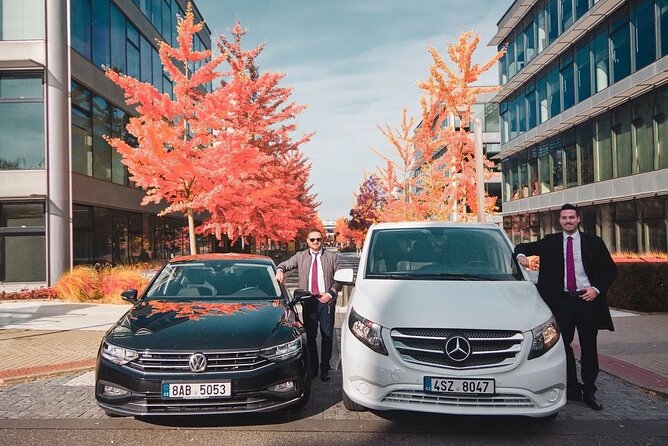 Private ARRIVAL Transfer by MINIVAN Mercedes Vito 8+1pax - Why a private Prague airport transfer can be worth it