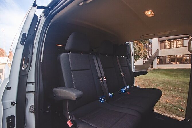 Private ARRIVAL Transfer by MINIVAN Mercedes Vito 8+1pax - The Mercedes Vito ride into Prague