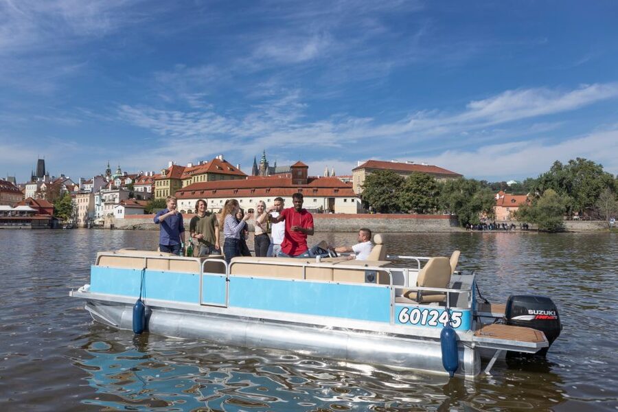 Private Boat Cruise With Unlimited Prosecco - Unlimited Prosecco and your own music