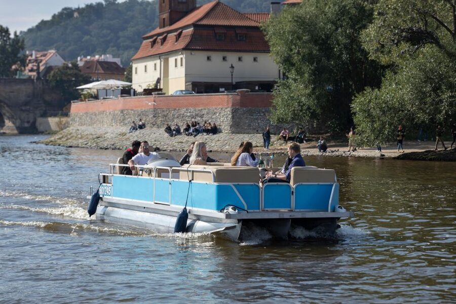 Private Boat Cruise With Unlimited Prosecco - Is $412 good value for up to 10 people?