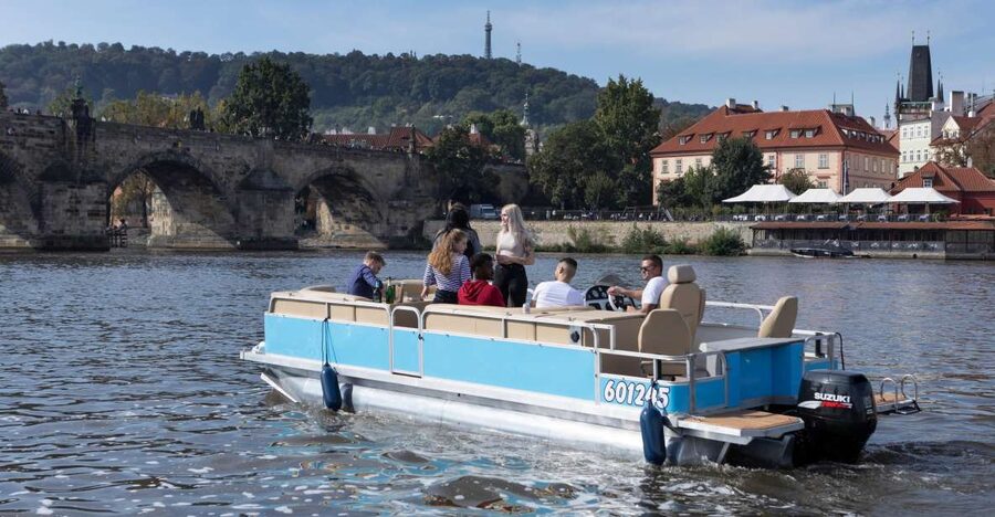 Private Boat Cruise With Unlimited Prosecco - Meeting the boat near U Bukanyra