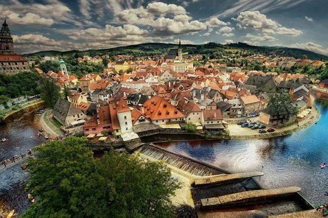 Private Day Trip from Prague to Cesky Krumlov - Holasovice: a 45-minute look at rural Baroque