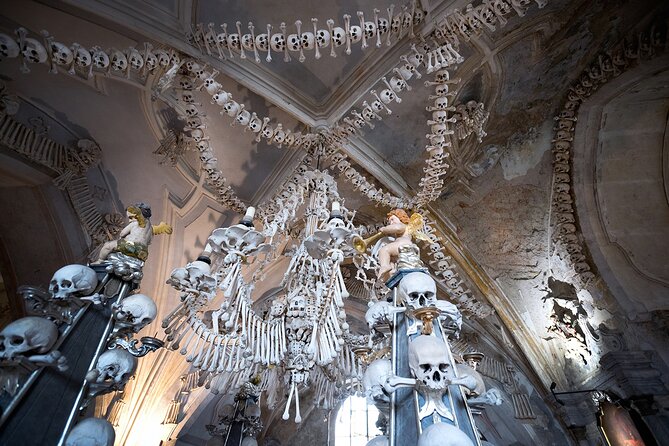 Private Day Trip to the Medieval Town of Kutna Hora - Lunch in the historic center