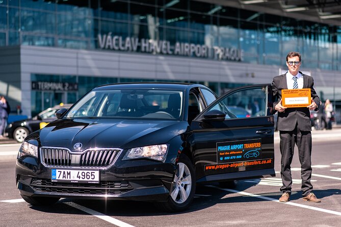 Private Departure Transfer: Prague Airport - Arriving at Václav Havel Airport