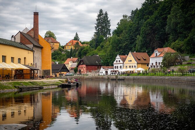 Private Driver from Prague to Vienna with a Stop in Cesky Krumlov - Who will enjoy this transfer most