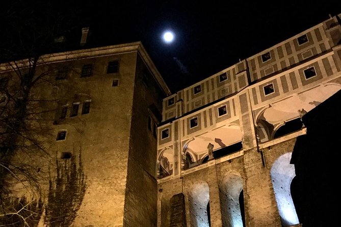 Private evening tour Cesky Krumlov Old Town and Castle area - Why an evening walk suits Český Krumlov