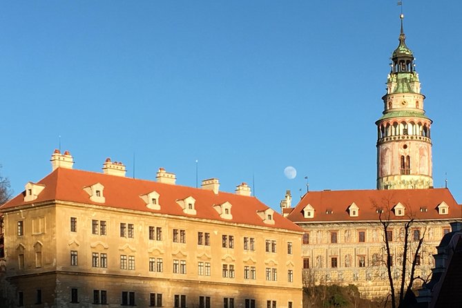 Private evening tour Cesky Krumlov Old Town and Castle area - St. Vitus Church and the balance of styles